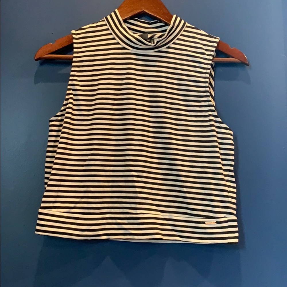 Cropped High Neck Black & White Stipped Volcom Top